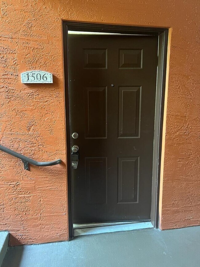 Foto del edificio - 4151 Haverhill Rd
