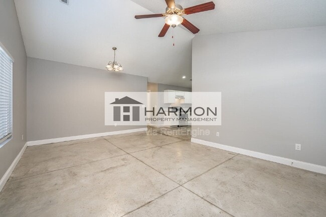 Building Photo - 531 Sunflower Dr