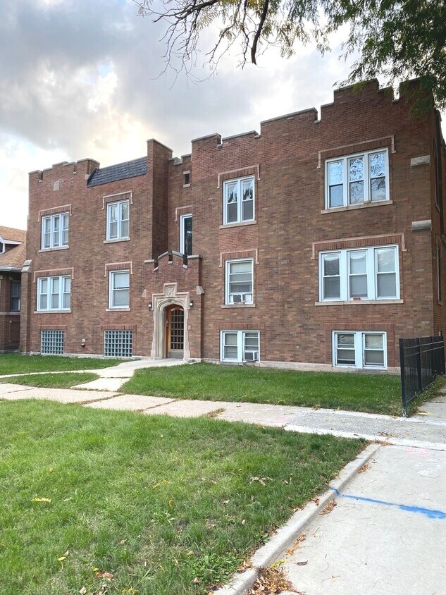 Primary Photo - 219 E 78th St