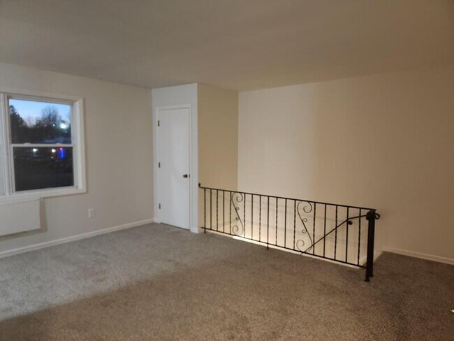 Foto del edificio - 17 Alexander Dr