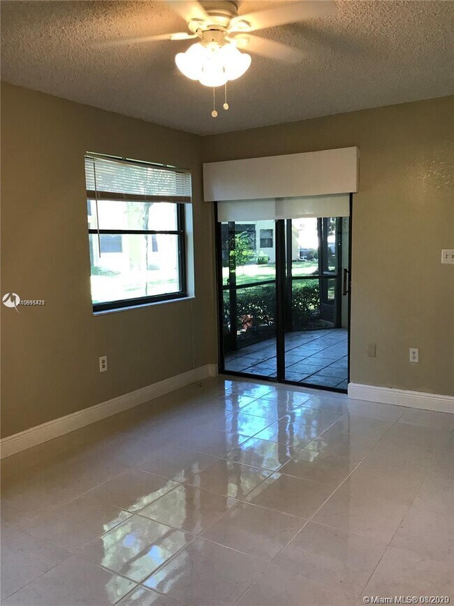 Foto del edificio - 149 NW 98th Ter