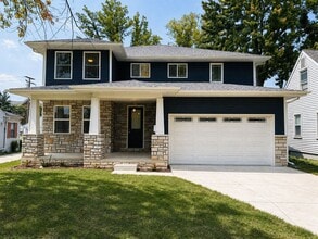 Building Photo - 4320 Mandalay Ave