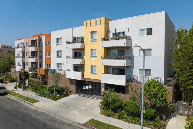 Primary - VNT - The Village Apartments