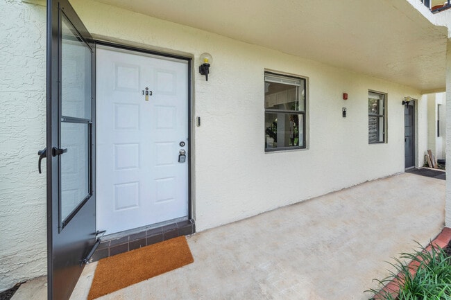 Building Photo - 22136 Palms Way