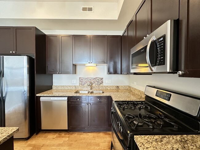 Building Photo - 1464 S Michigan Ave