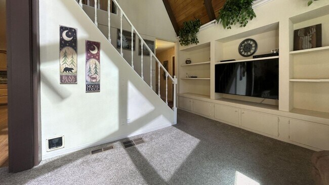 Foto del edificio - Price reduction!! Gorgeous 3 Bedroom 2 Bat...