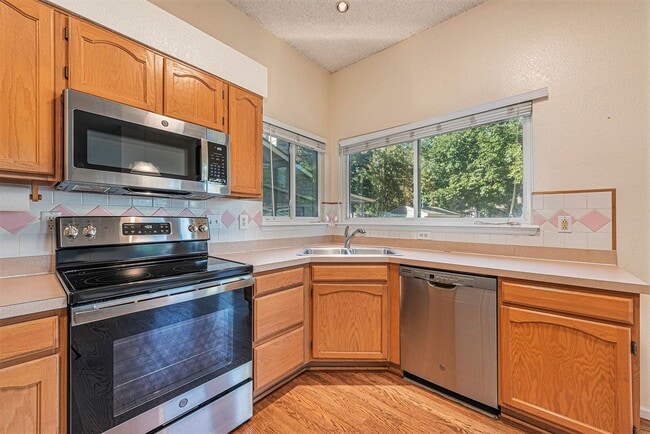 Building Photo - Beautiful Single-Family home in Westminste...