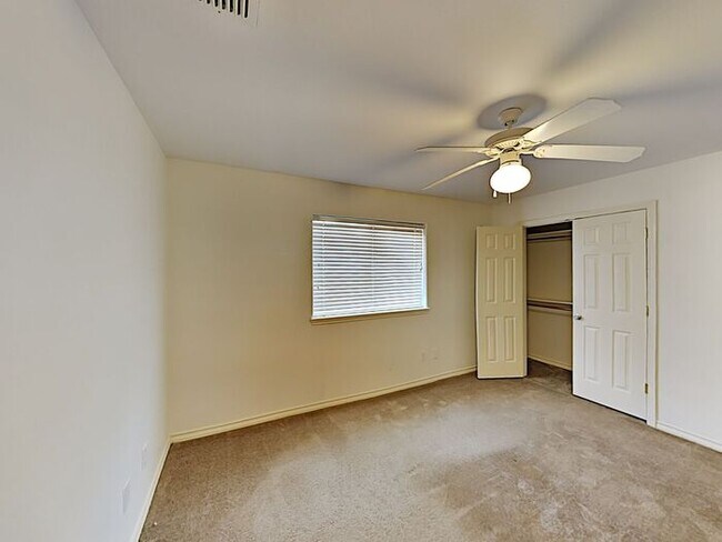 Foto del edificio - No Application Fees* $500 Off 1st Month - ...