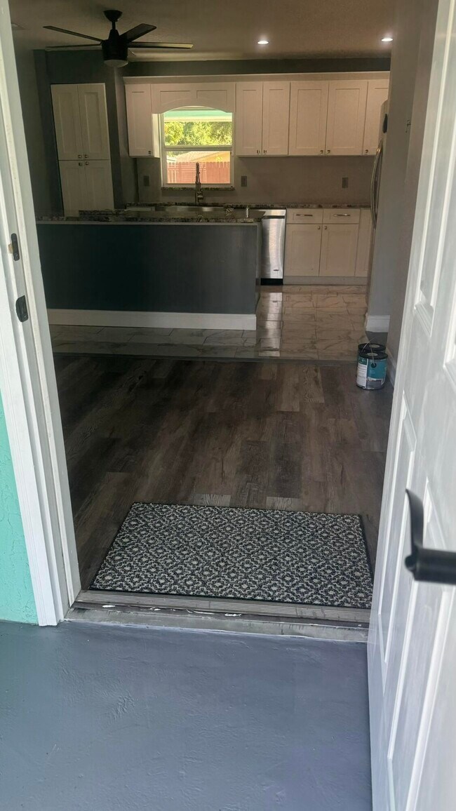 Foto del edificio - 926 SE Belfast Ave