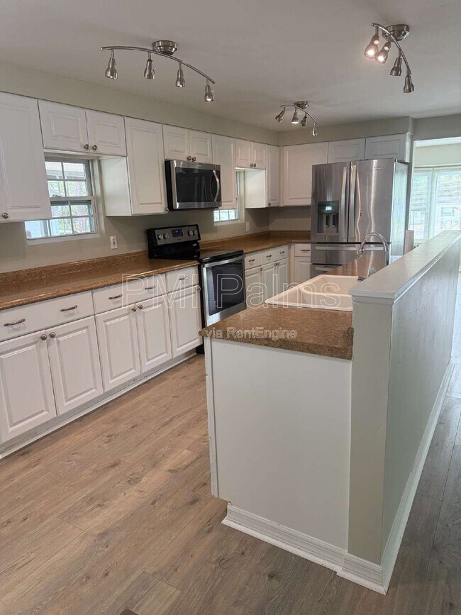 Foto del edificio - 17719 Carthage Ave