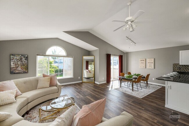 Photo - MUST SEE! | 4 BEDROOM 2.5 BATHROOM HOUSE |...