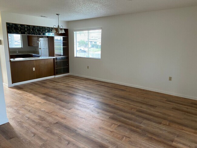 Foto del edificio - COMING SOON!! 2 Bedroom 2 bath in 55+ Comm...