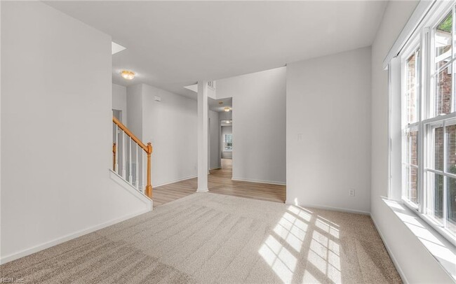 Building Photo - 310 Canaan Cir