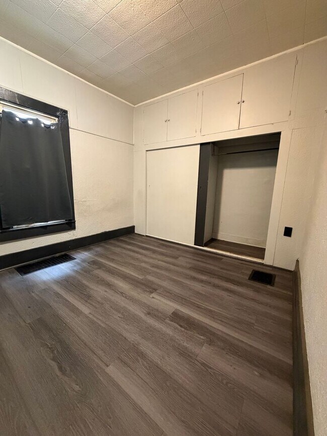 Foto del edificio - 3 Bed | 1 Bath Home for Rent in Alton – $1,300/Month