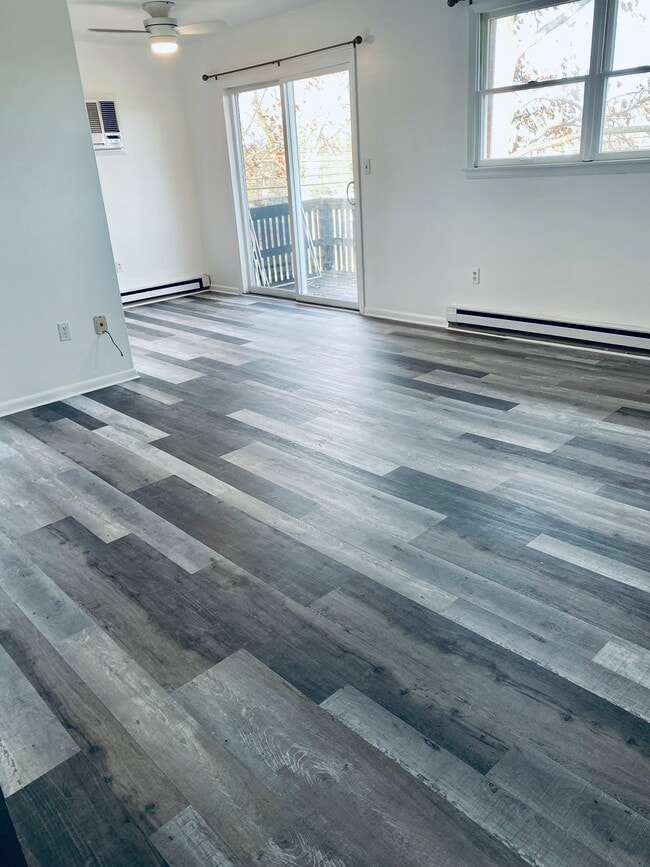 Family Room - 848 N 16th St