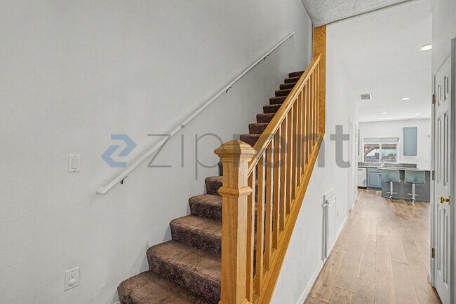 Building Photo - Unit