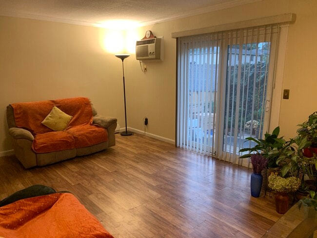 Building Photo - 170 E Hadley Rd