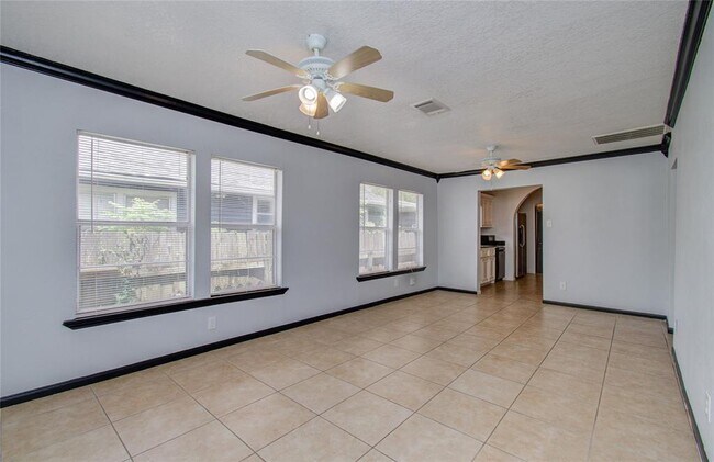 Foto del edificio - 5319 Bell St