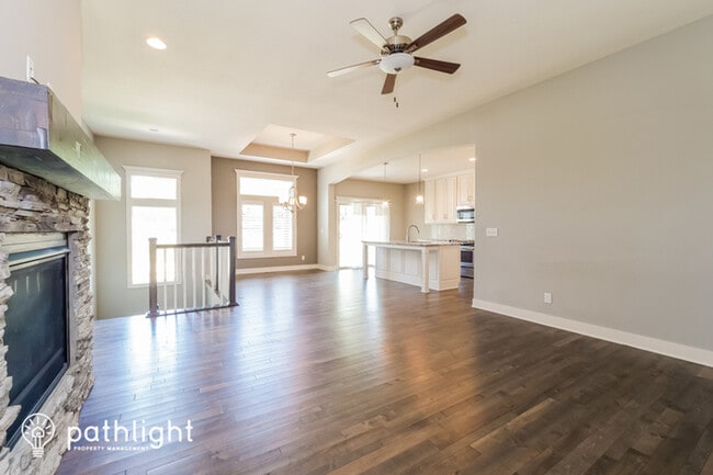 Building Photo - 9813 Garden St, Lenexa, KS, 66227