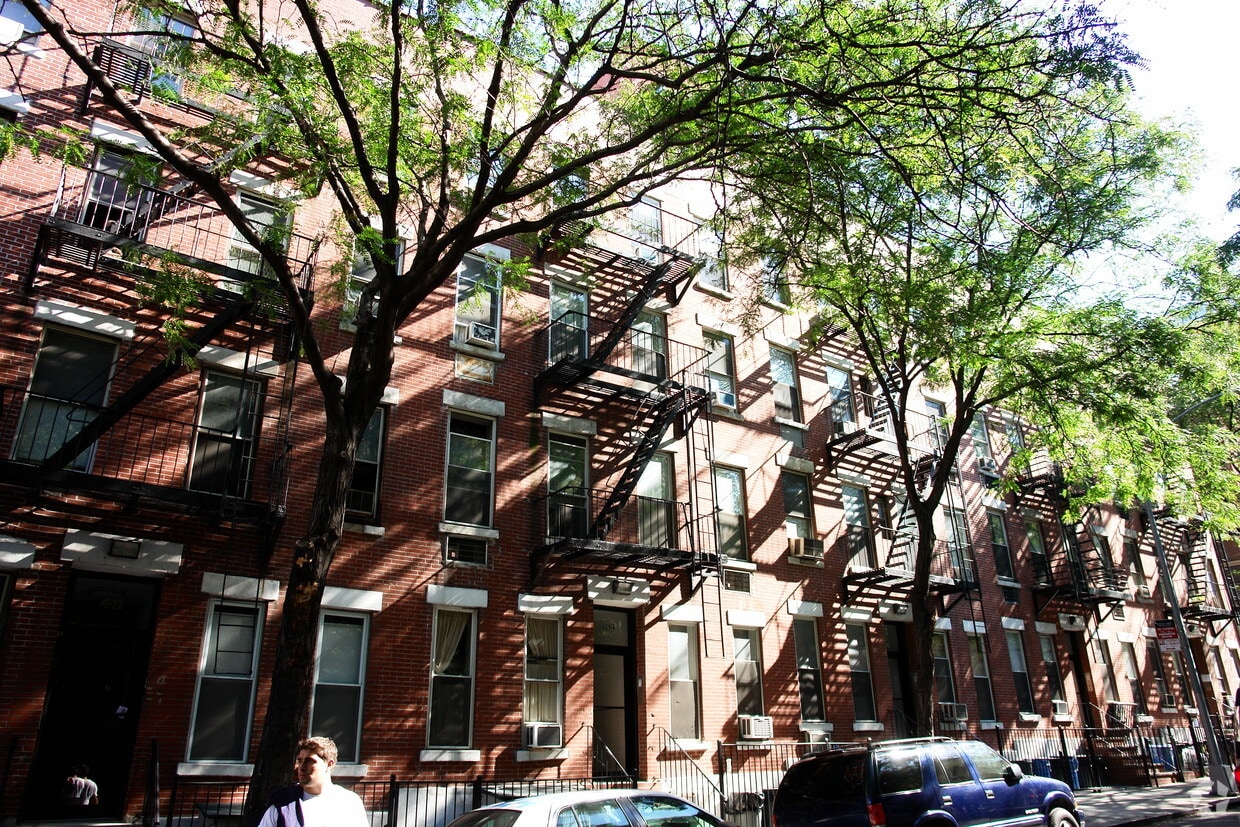 403 W 54th Street - 403-411 W 54th St