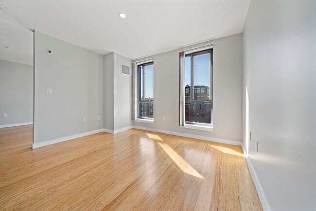 Foto del edificio - 691 Massachusetts Ave
