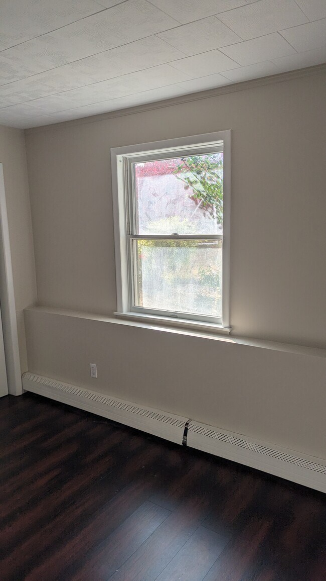 Foto del edificio - 411 Boyle Rd