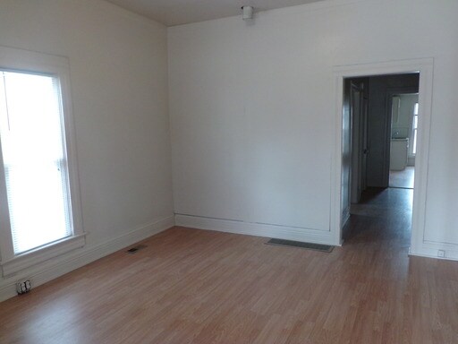 Building Photo - 1120 Pine St