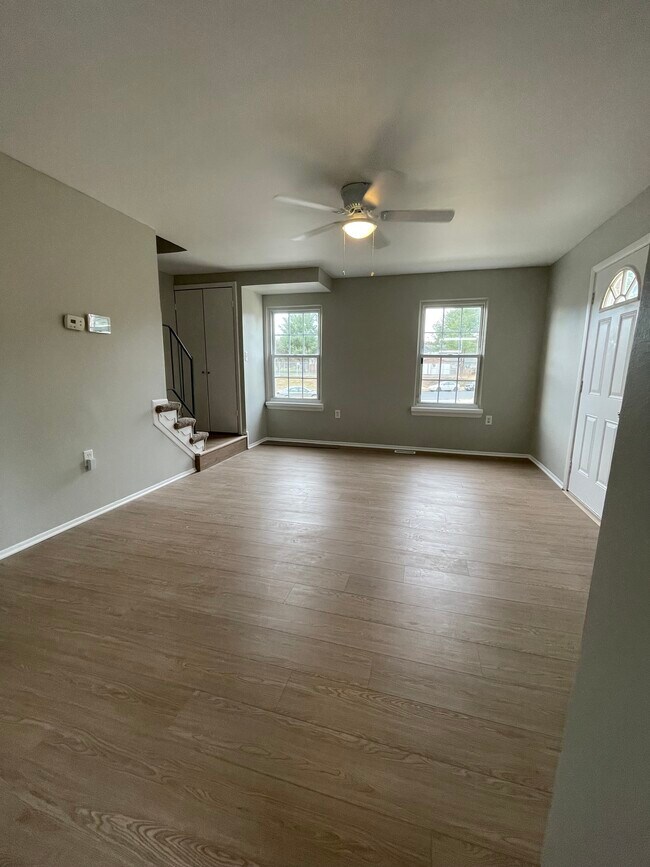 Living room - 8201 Averill Ct