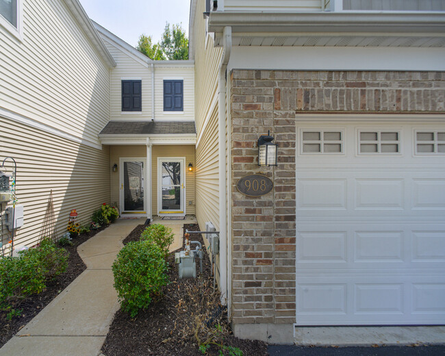 Building Photo - 908 Kingston Terrace Ct