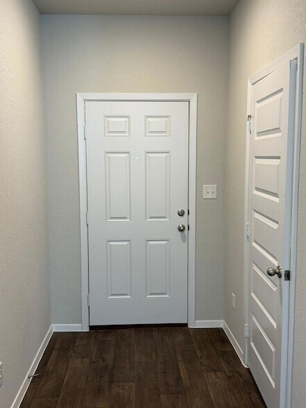 Building Photo - 2601 Totley Rd