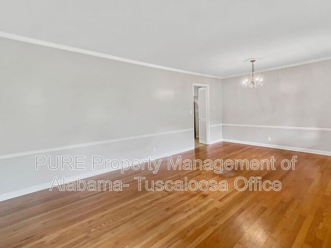 Photo - 3613 Mayfair Dr House