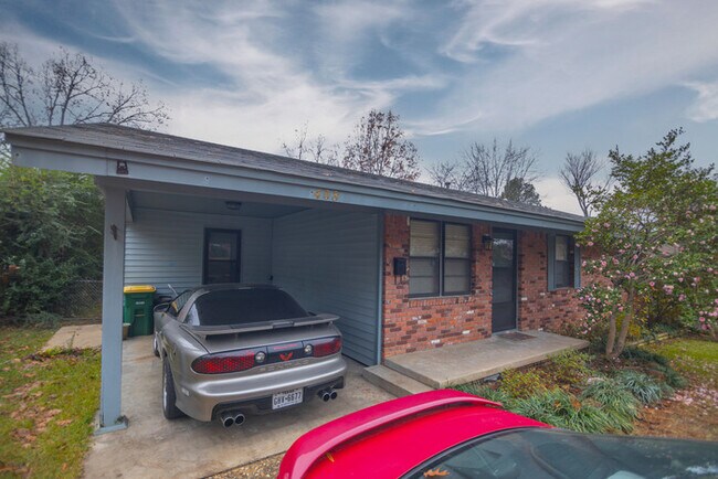Foto del edificio - Single Family Home