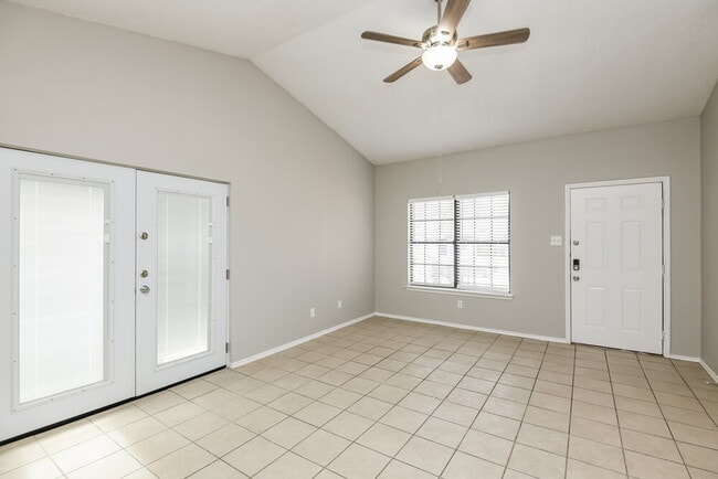 Building Photo - 140 Callender Dr