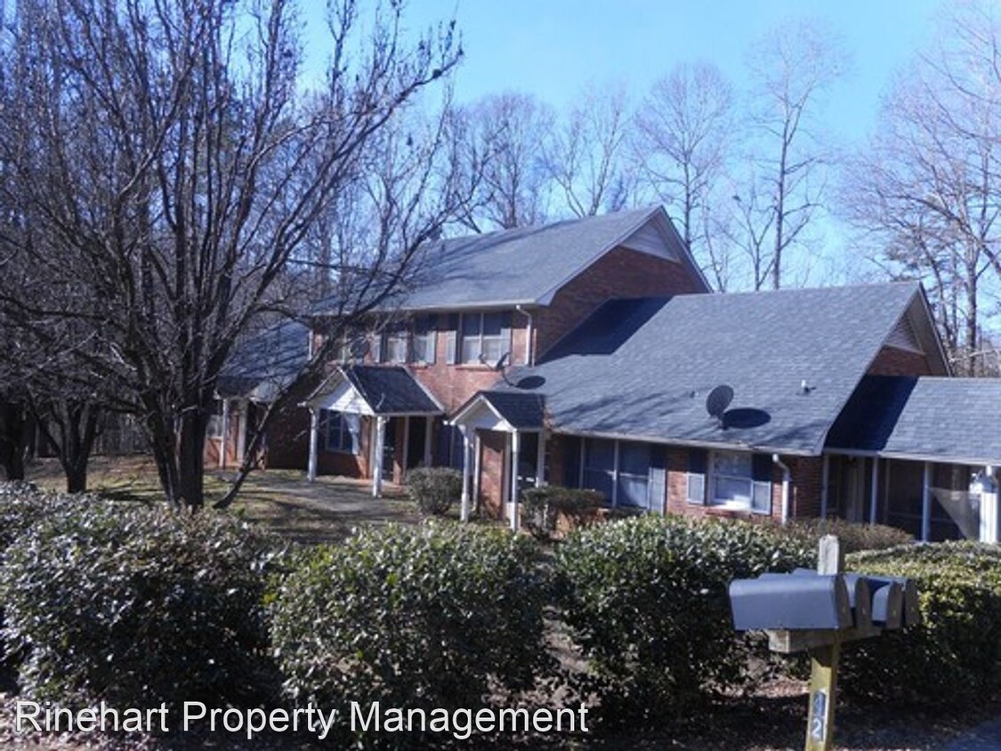 Primary Photo - 42 Southbrook Dr