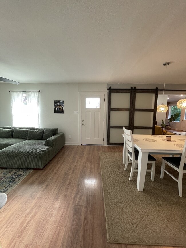 Foto del edificio - 403 Marquis Ln