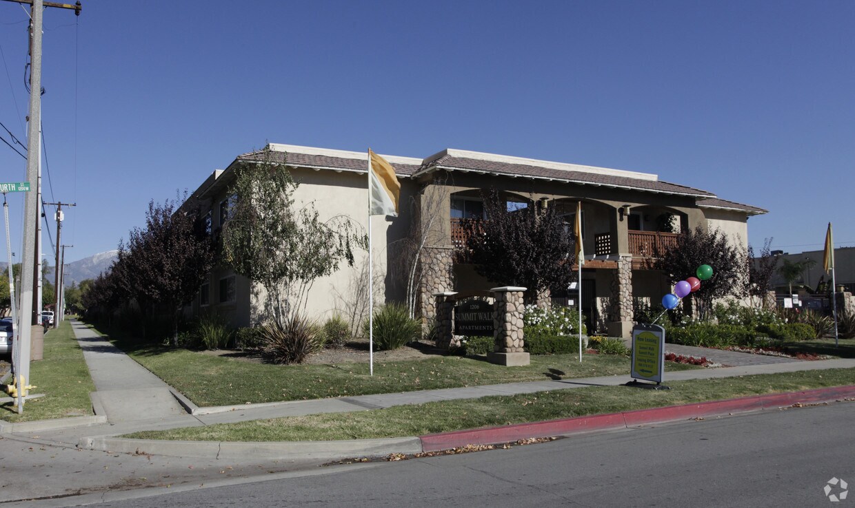 Summit Walk Apartments Ontario, CA
