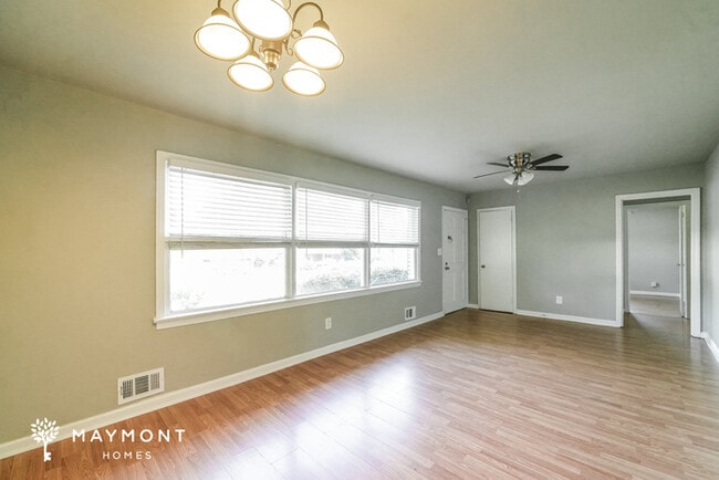 Foto del edificio - 933 Clay Rd SW