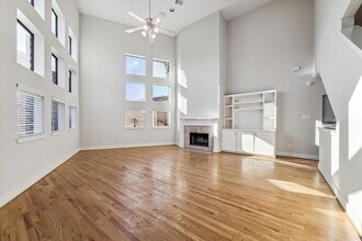 Building Photo - 9710 Riddlewood Ln