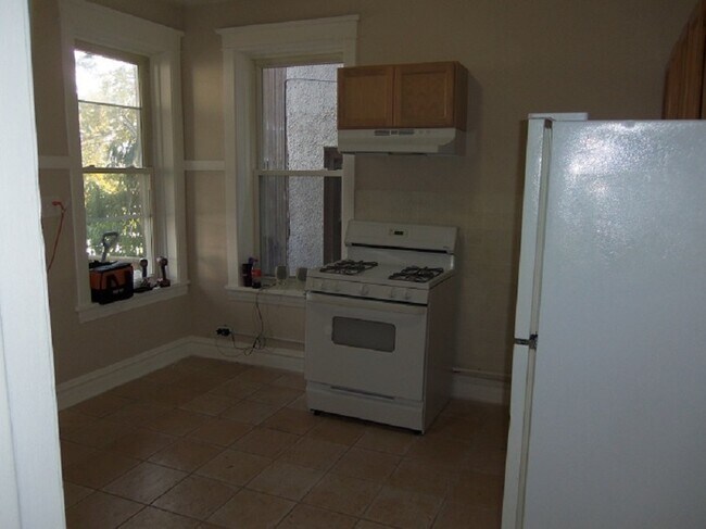 Foto del edificio - 2435 N Ridgeway Ave