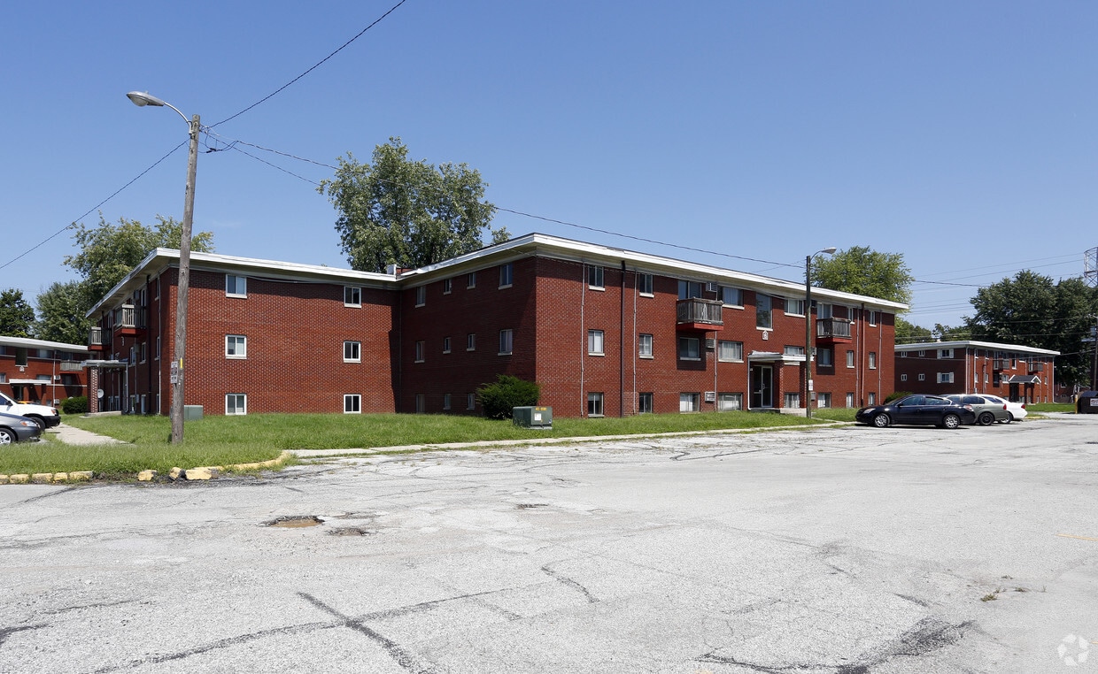 Maple Creek Village Apartments Indianapolis In Apartments Com