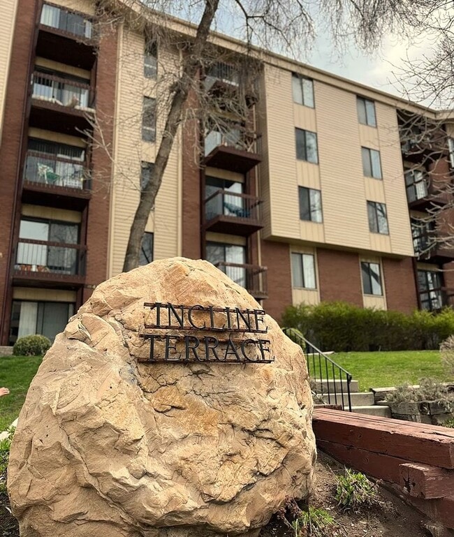 Building Photo - 1032 E 400 S