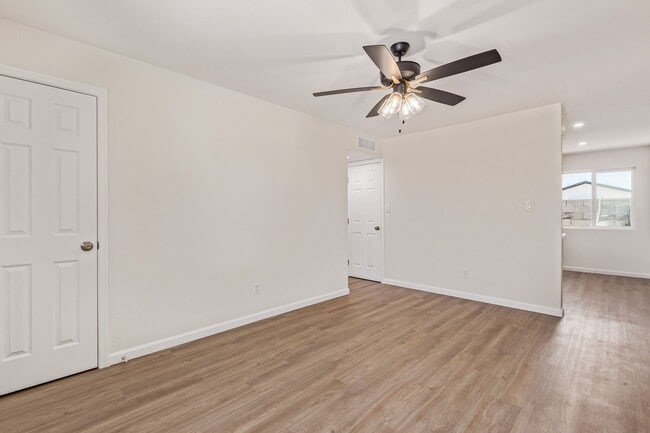 Foto del edificio - 1444 E Broadway Rd