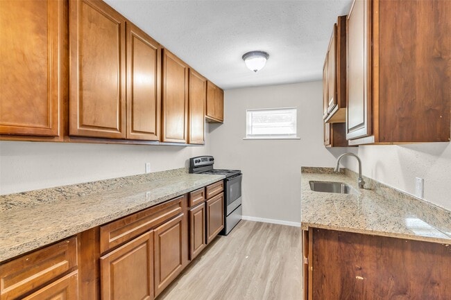 Building Photo - 4706 Yellowstone Blvd