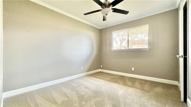 Foto del edificio - 11909 Hardwood Trail