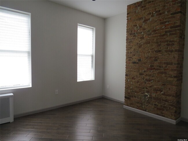 Foto del edificio - 31-80-80 38th St