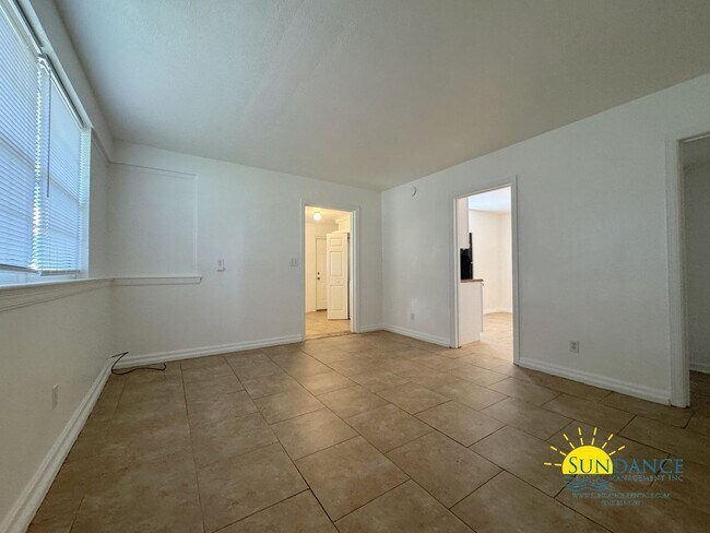 Foto del edificio - Beautifully Updated 2-Bedroom Home in the ...
