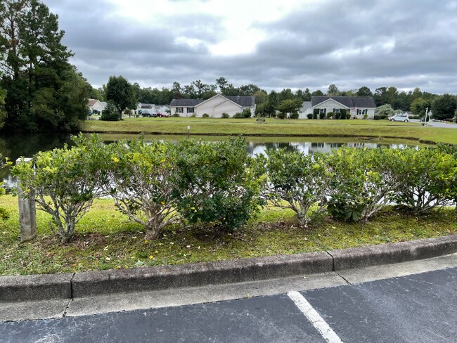 Foto del edificio - 1290 White Tree Ln