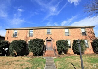 Building Photo - 2600 Wynterhall Rd SE