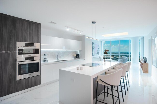 Foto del edificio - 851 NE 1st Ave