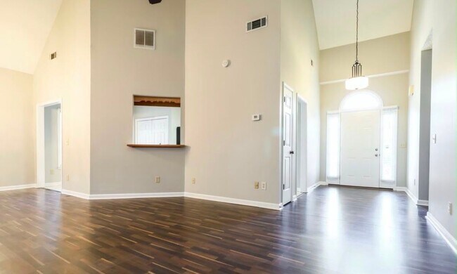 Building Photo - 773 Wilkes Dr